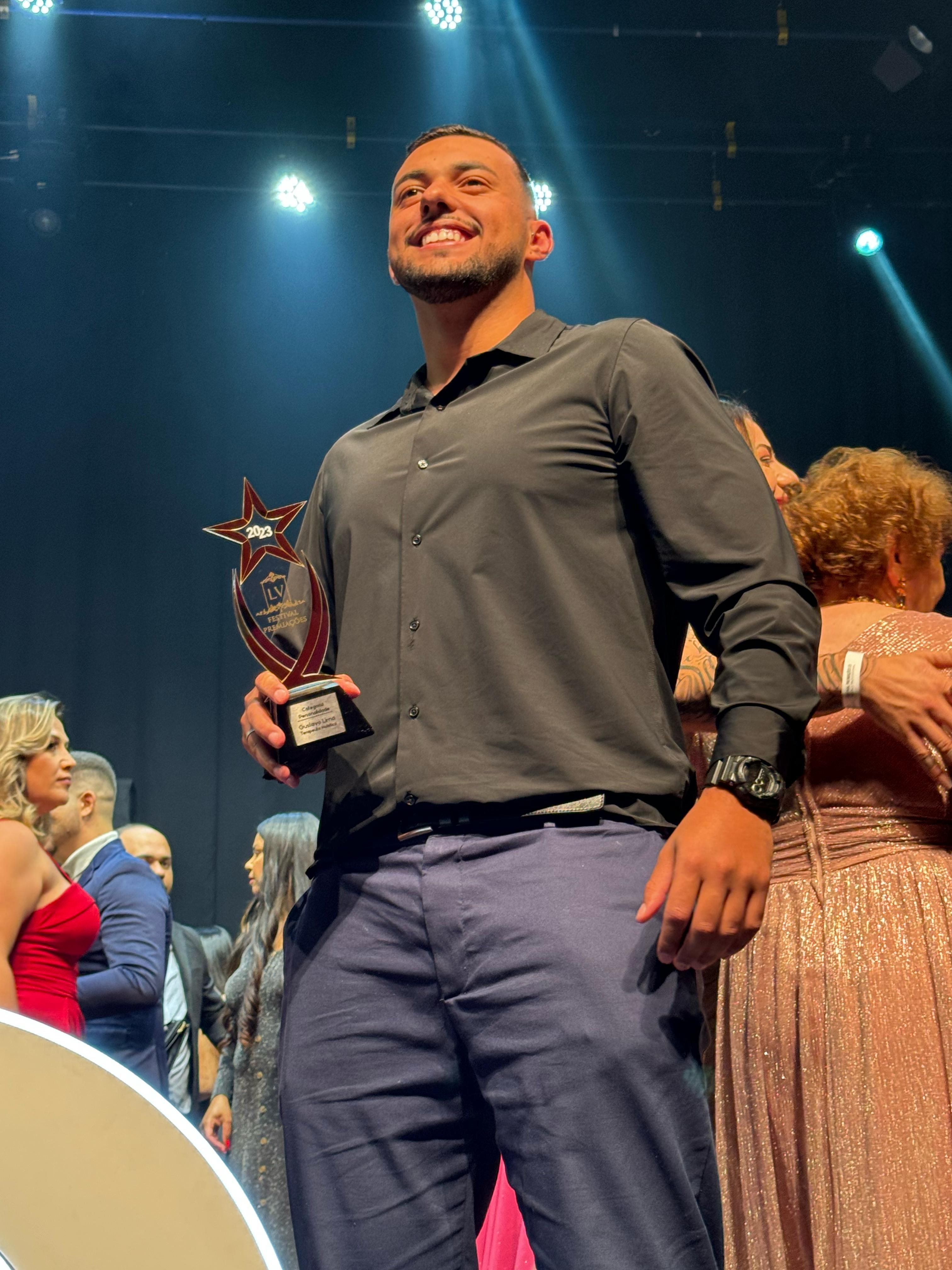 Gustavo - Terapeuta especializado em desbloqueio emocional e equilíbrio energético